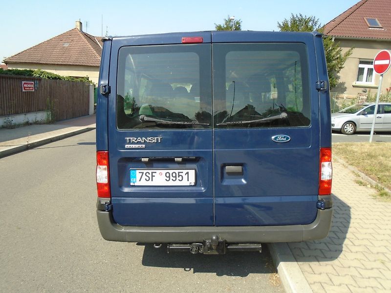Ford Transit (2011) 2.2 TDCi L2H1 9 míst 5 dveří - fotka 8 z 30