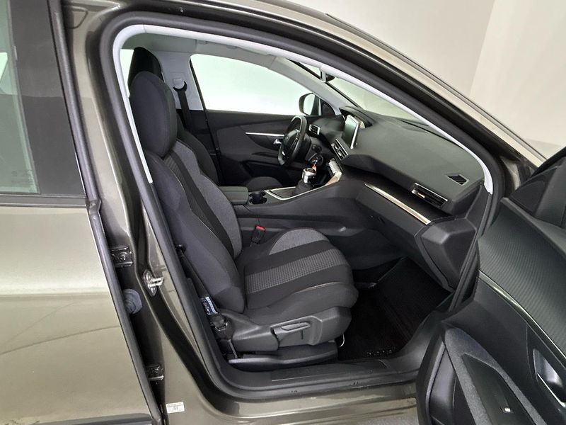 Peugeot 3008 Active - fotka 9 z 27