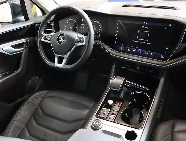 Volkswagen Touareg (2019) 3.0 TDI - fotka 7 z 24