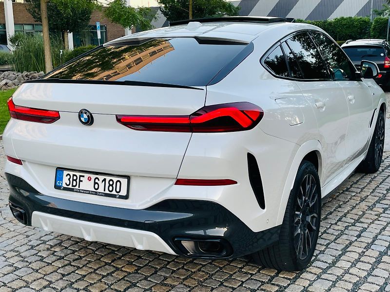 BMW X6 40D MSPORT 4x4 SERVISKA TAŽNÉ - fotka 12 z 58