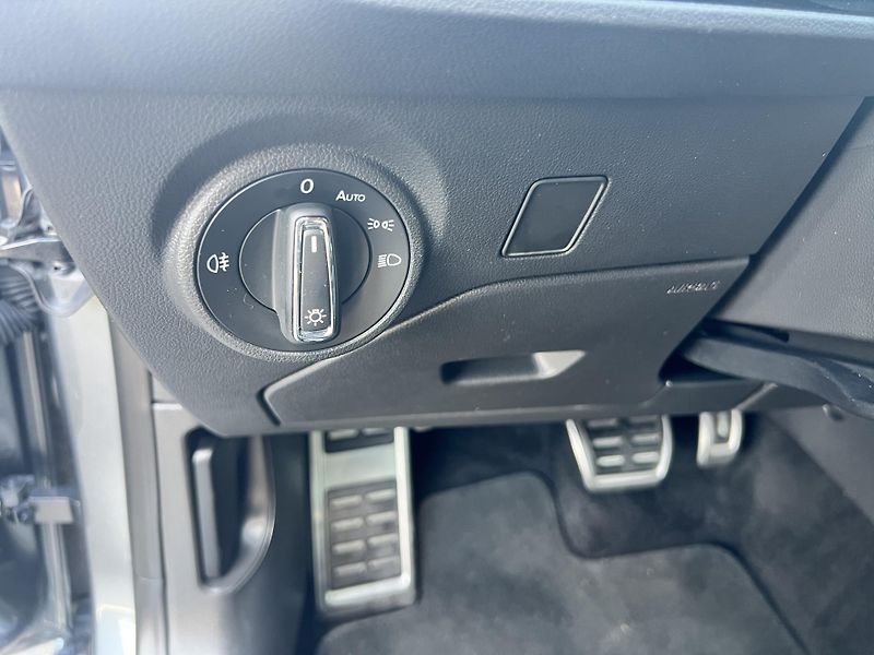 Seat Leon Cupra 280 2.0TSi DSG KŮŽE ALU - fotka 14 z 55