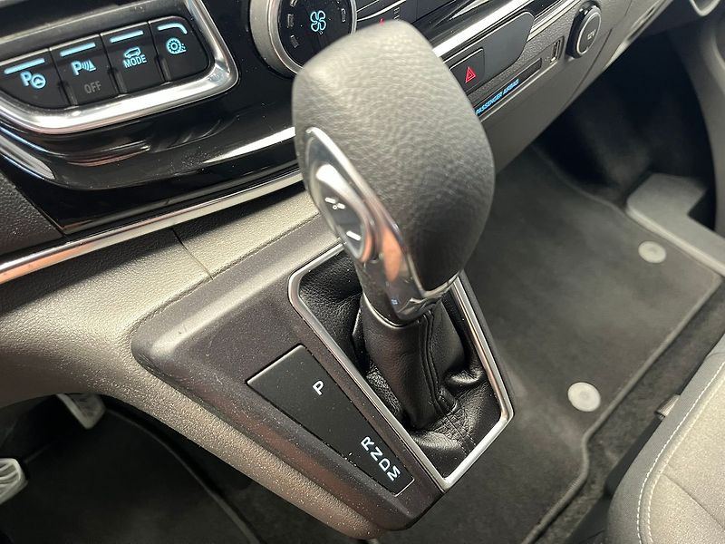 Ford Tourneo Custom 320 L2H1 Titanium 136 kW aut. - fotka 24 z 64