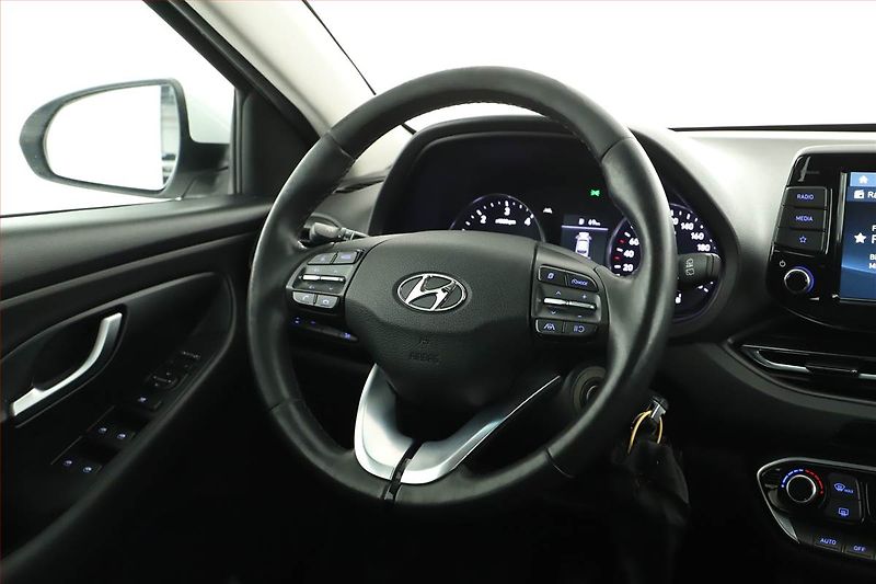 Hyundai i30 (2022) Smart 1.6 CRDi, ČR,1.maj - fotka 8 z 15