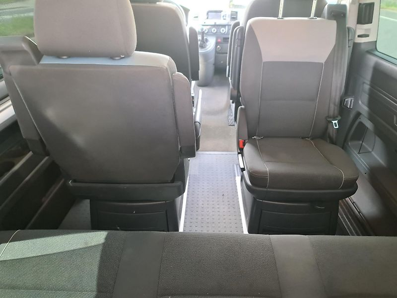 Volkswagen Multivan T5 2.0 TDi 103-KW KLIMA 7-MÍST - fotka 31 z 42