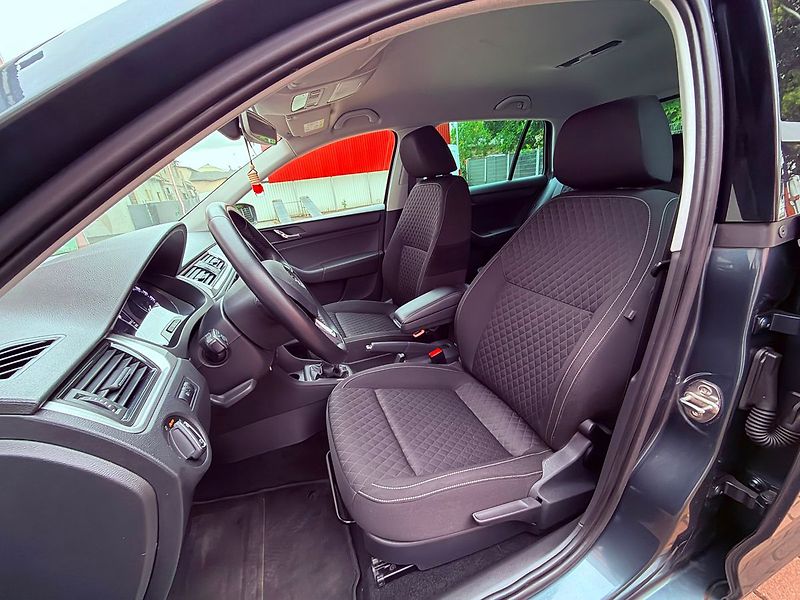 Škoda Rapid 1.2 TSi Drive, Serviska, AutoA - fotka 13 z 25