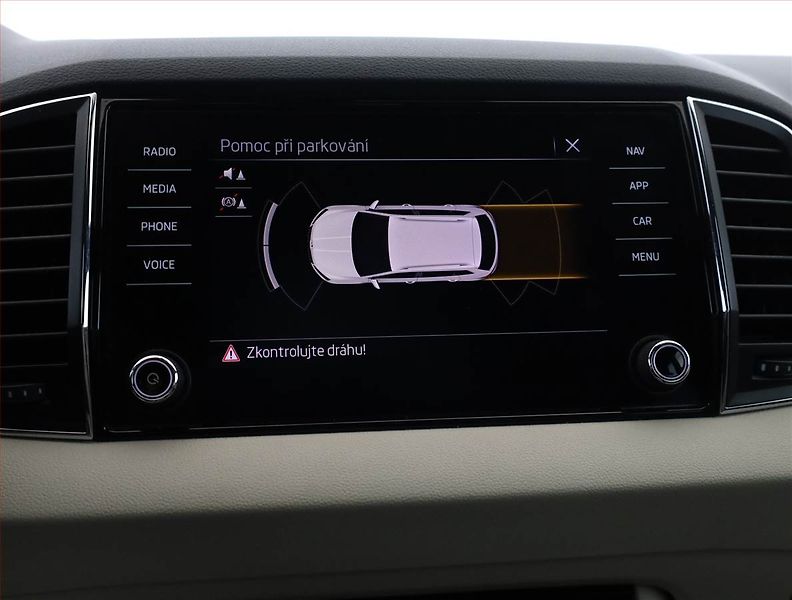 Škoda Karoq (2020) Style 1.6 TDI - fotka 15 z 20