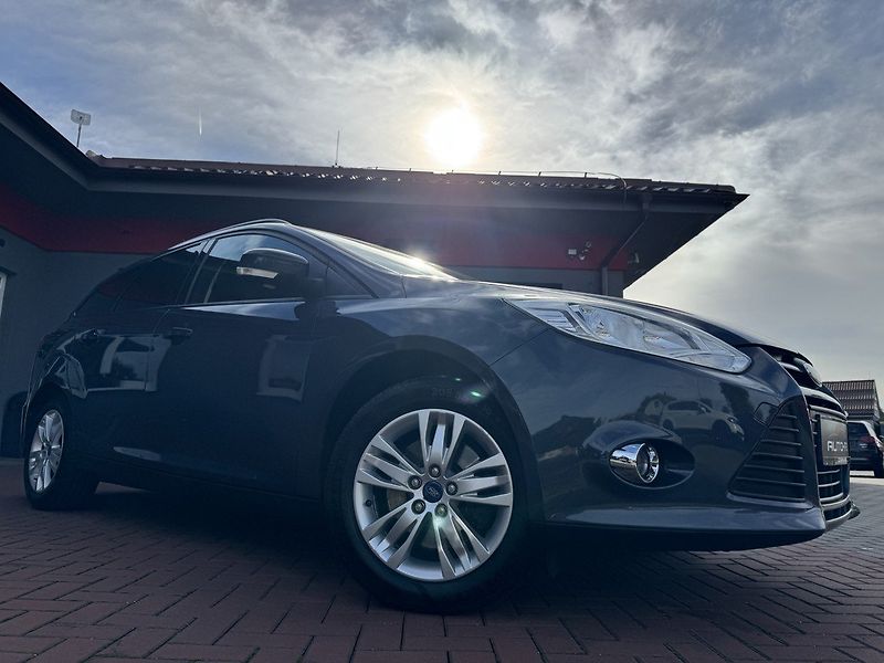 Ford Focus (2011) 1.6i Ti-VCT Klima Servis - fotka 50 z 50