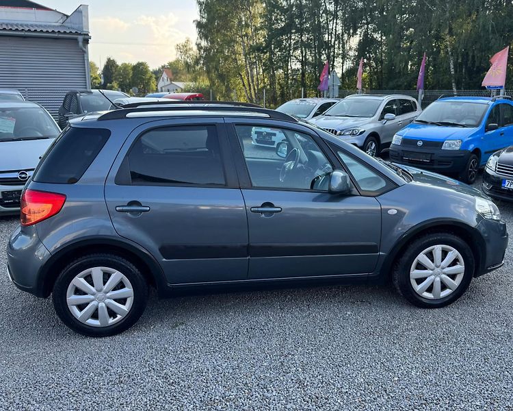 Suzuki SX4 (2009) - fotka 8 z 12