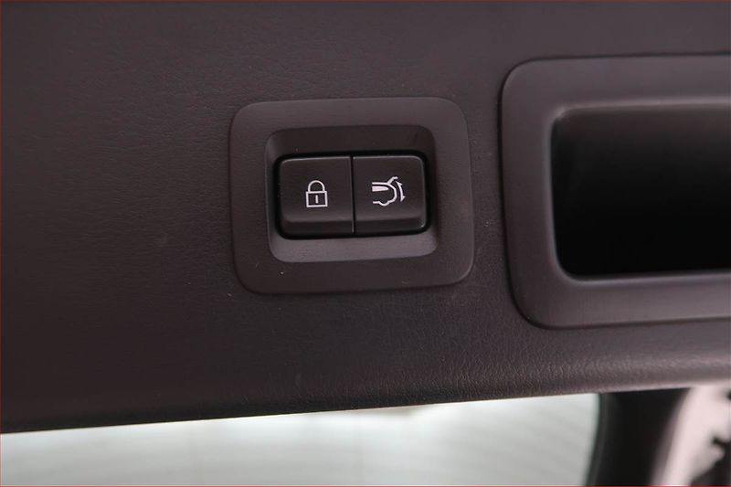 Mazda CX-30 (2021) Skyactiv-X 2.0 - fotka 17 z 18