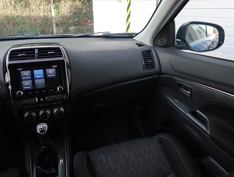 Mitsubishi ASX (2020) 2.0 MIVEC, ČR,1.maj - fotka 8 z 18