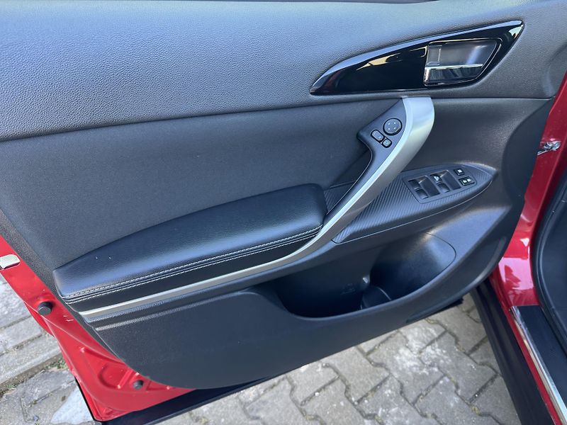 Mitsubishi Eclipse Cross 1,5T INTENSE,ČR,1.MAJ. - fotka 6 z 19