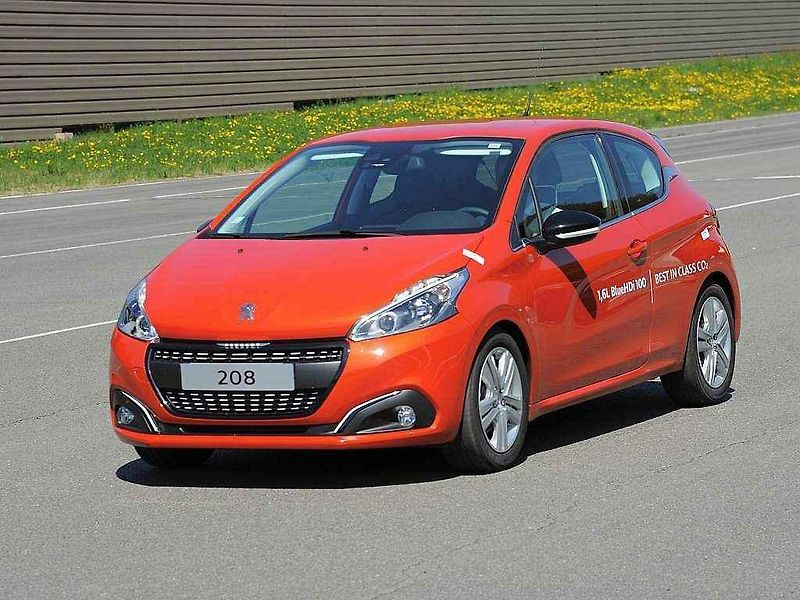 Peugeot 208 ujel na jednu nádrž 2152 km.