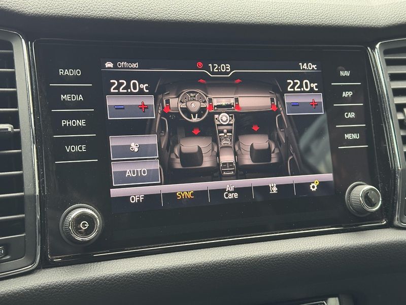 Škoda Kodiaq (2018) 2.0TSi DSG SportLine, 4X4, RZV - fotka 33 z 54