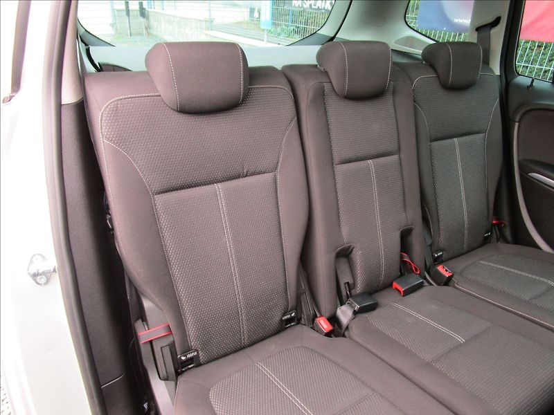 Opel Zafira Tourer 1.6CDTi aut. Klima, pan - fotka 25 z 42