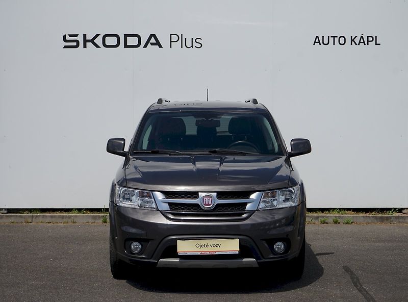 Fiat Freemont (2015) 2,0 MultiJet Lounge 4x4 7míst - fotka 3 z 27