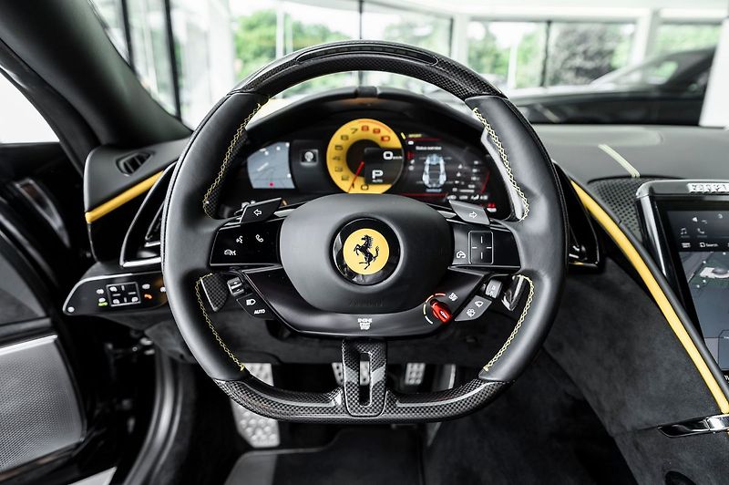 Ferrari Roma ADAS/Carbon/ZÁRUKA - fotka 6 z 24