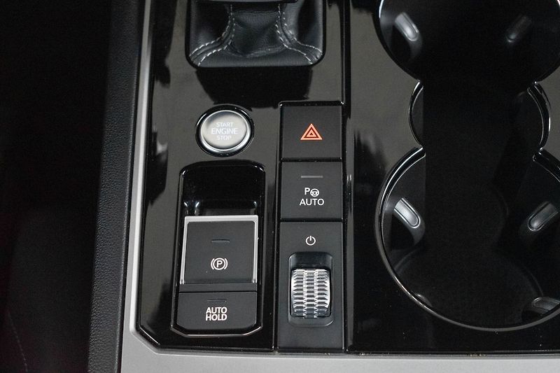 Volkswagen Touareg 3.0TDI R-LINE*TAŽNÉ*WEBASTO*ČR - fotka 36 z 49
