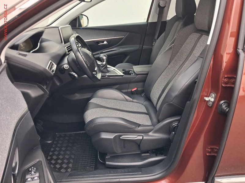 Peugeot 3008 (2018) 1.5 HDI, servis.kniha - fotka 9 z 18