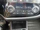 Mitsubishi Outlander 2,3DI-D 4x4 ČR 7 MÍST ! 2.MAJ. - náhled 29