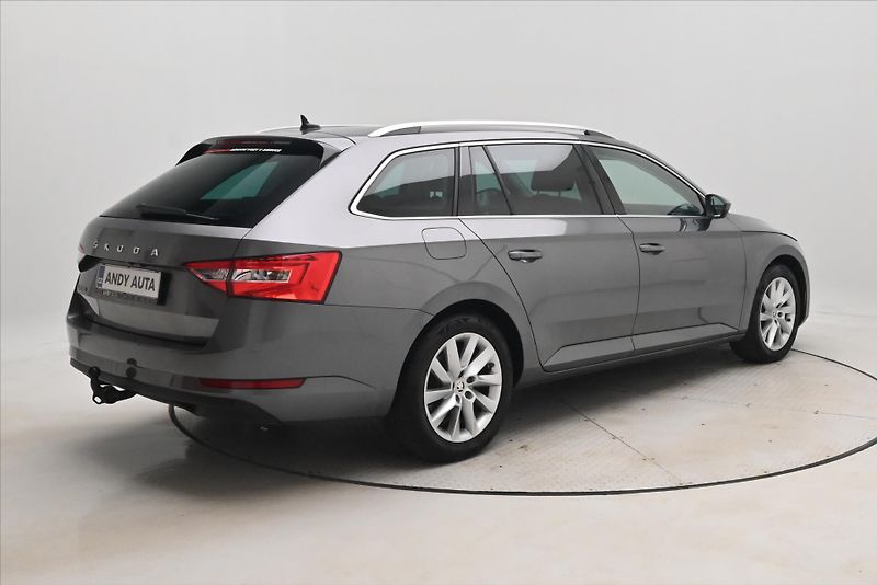 Škoda Superb 2,0 TDI 110 kW DSG TAŽNÉ NAVI - fotka 5 z 31