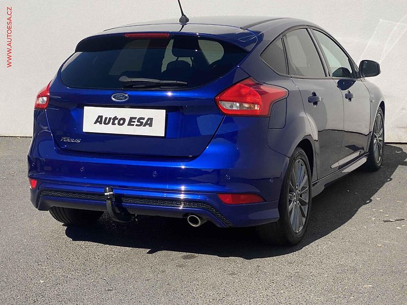 Ford Focus (2018) 2.0 TDCi, ST-Line, navi, TZ - fotka 4 z 17