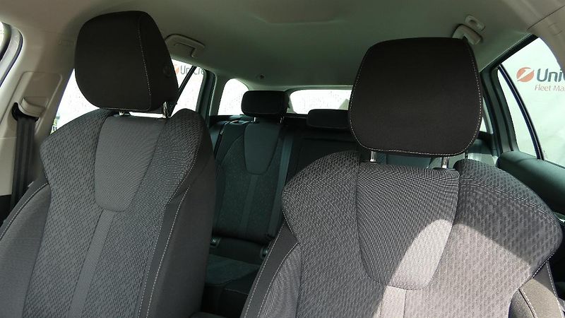 Škoda Octavia Combi 2.0 TDI Style - fotka 7 z 26