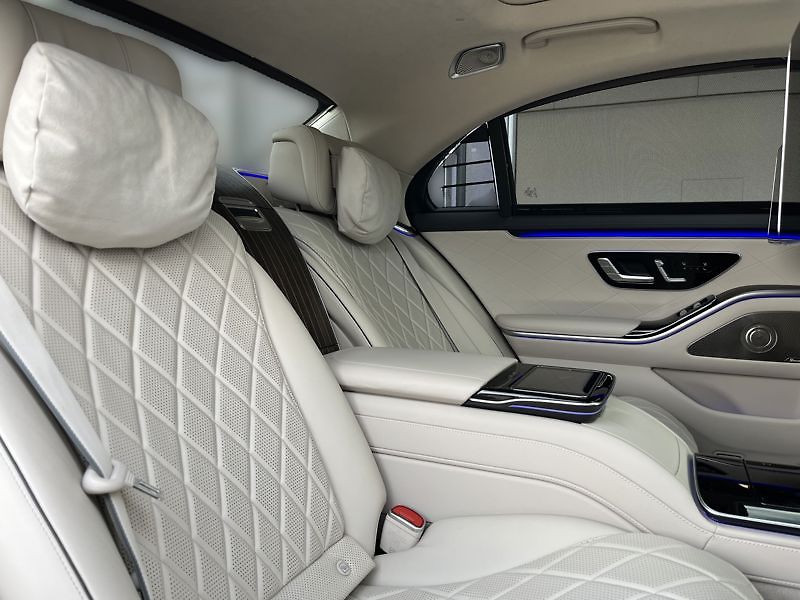 Mercedes-Benz Třídy S Třída S 500 4MATIC L AMG Style - fotka 17 z 21