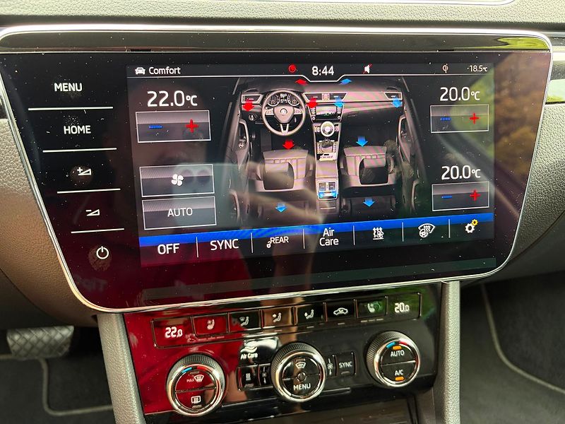 Škoda Superb 2.0 TDI L&K DSG 4x4, ČR, ACC - fotka 28 z 34