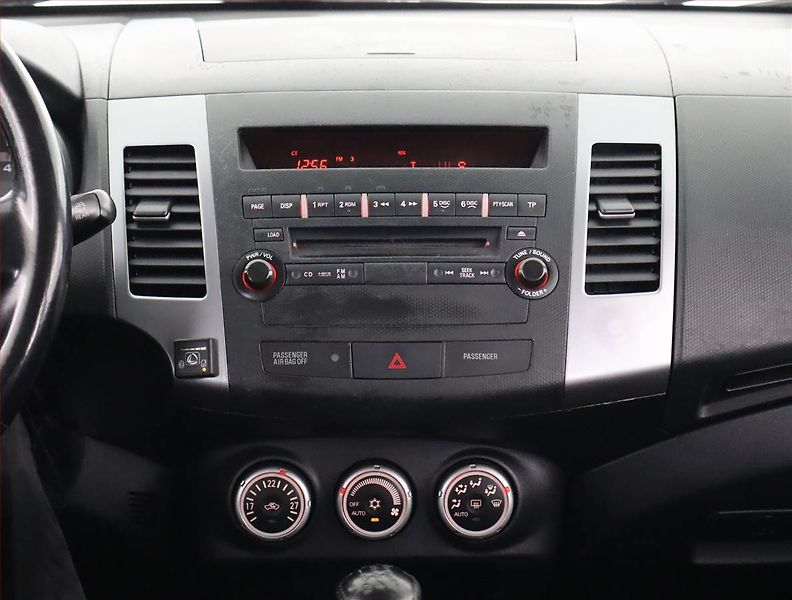 Mitsubishi Outlander (2009) 2.4 MIVEC, LPG, Tempomat - fotka 12 z 19