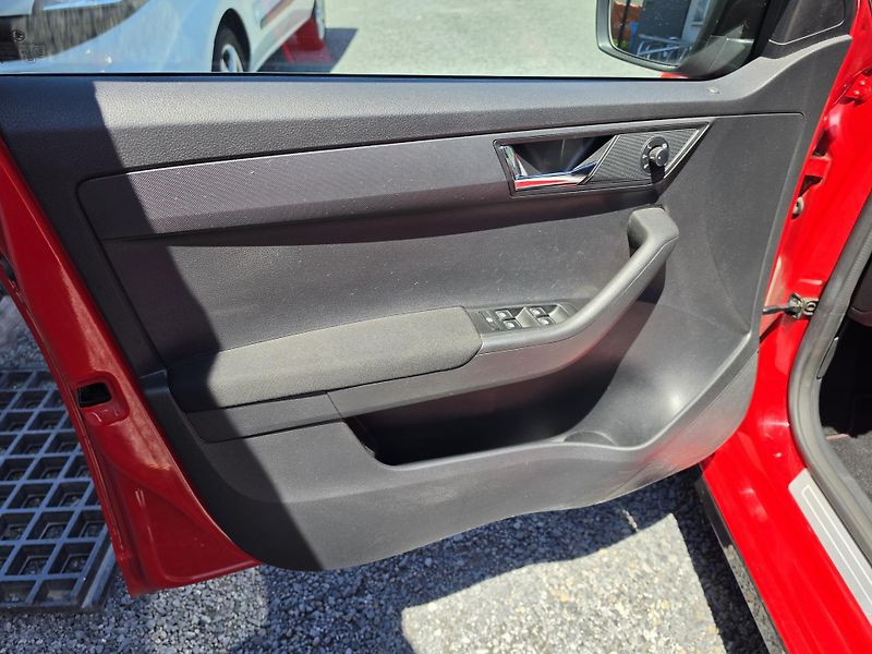 Škoda Fabia 1.2 TSI 81KW Monte Carlo Pano - fotka 16 z 26