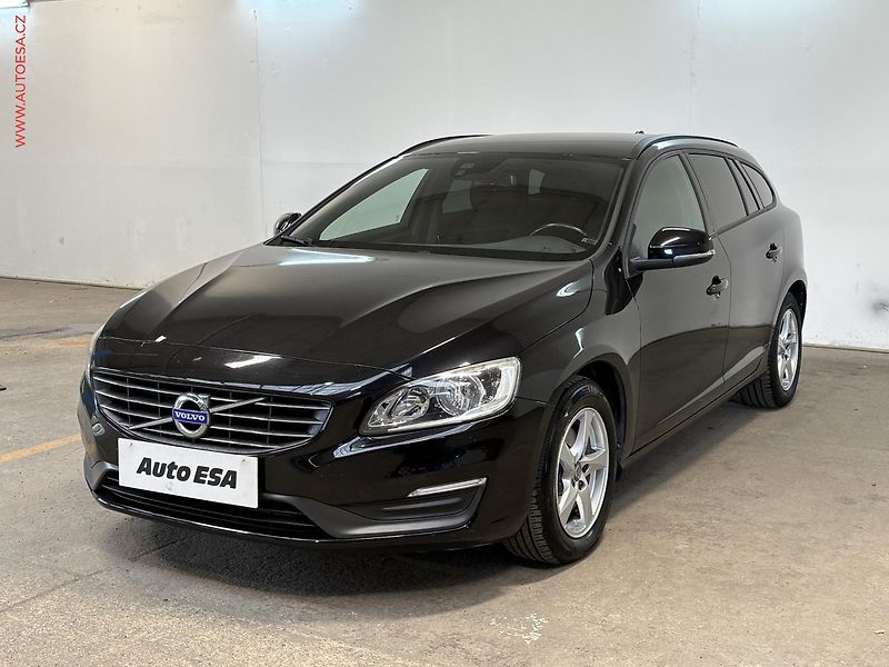 Volvo V60 (2015) 1.6 D2, navi, autoAC - fotka 3 z 14