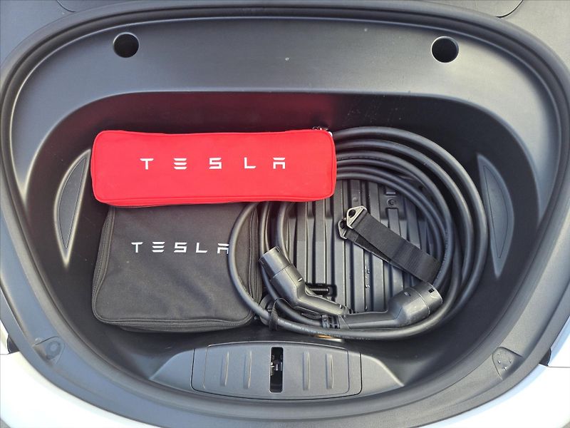 Tesla Model 3 0,0 LR 4x4 SOH 91% NEHAVAR. 1. - fotka 19 z 21