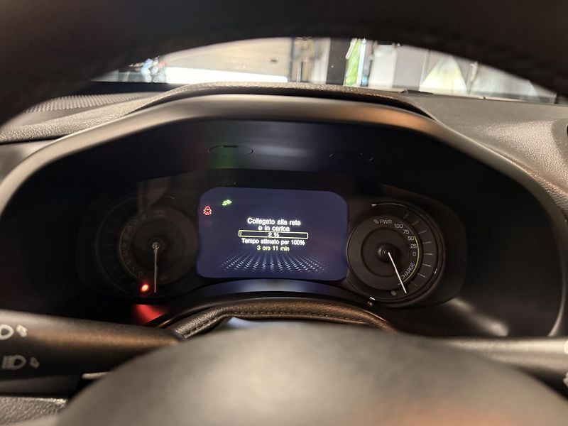 Jeep Renegade (2022) T4 PHEV,4X4, DOJEZD 50KM - fotka 10 z 33