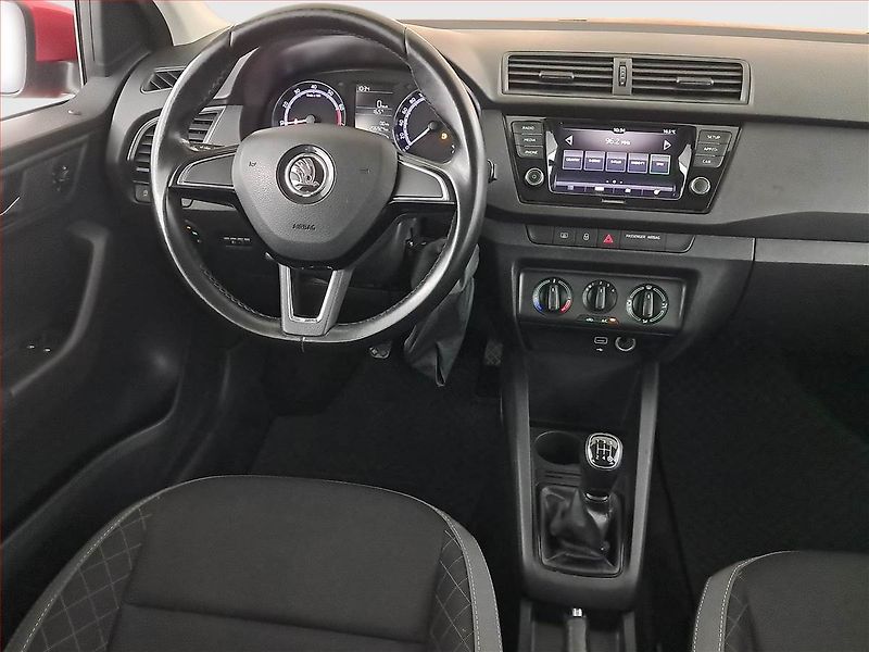 Škoda Fabia (2019) 1.0, ČR,1.maj, Park. senzory - fotka 7 z 13