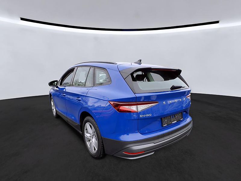 Škoda Enyaq (2023) Loft 52 kWh - fotka 2 z 10