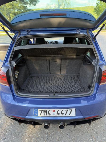 Volkswagen Golf (2012) 2.0 TSi, 4x4, R - fotka 14 z 17
