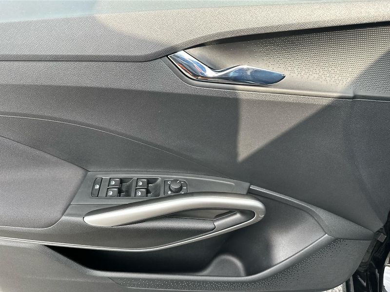 Škoda Fabia 1,0 TSI / 85 kW Top Selection - fotka 17 z 22