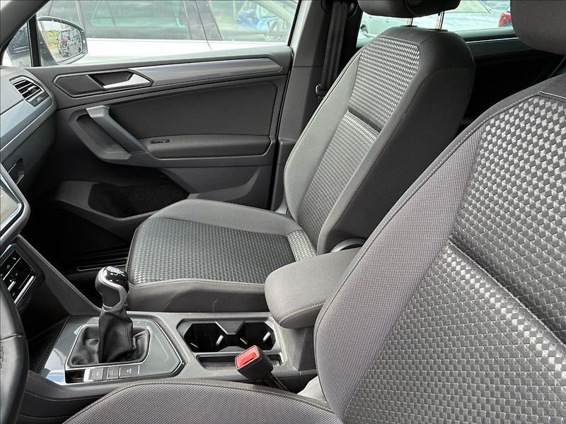 Volkswagen Tiguan 2,0 TAŽNÉ,KAMERA,HEAD-UP - fotka 10 z 31