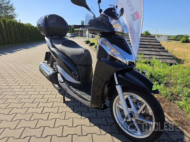 Honda SH 300i (2012) - fotka 2 z 16
