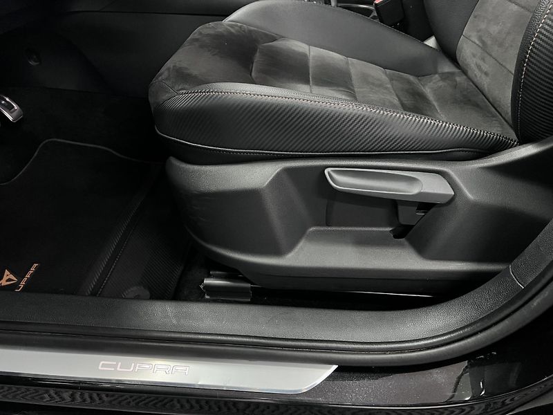 Cupra Ateca 2.0 TSI 221 kW REZERVACE - fotka 18 z 54