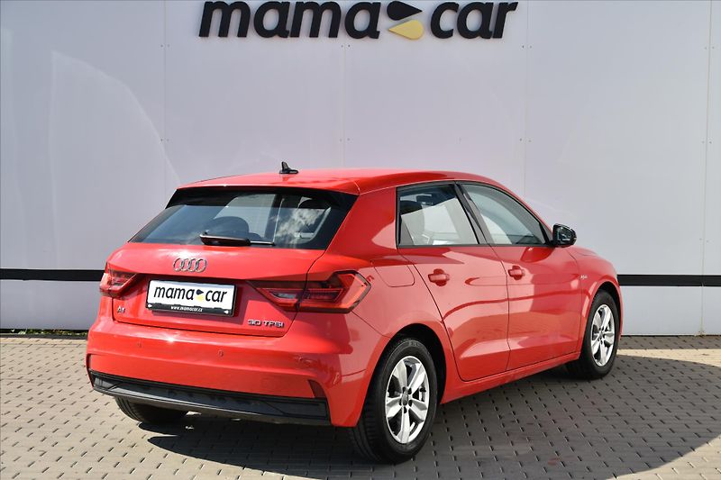 Audi A1 1.0 TFSI 85kW S LINE DPH ČR - fotka 2 z 3