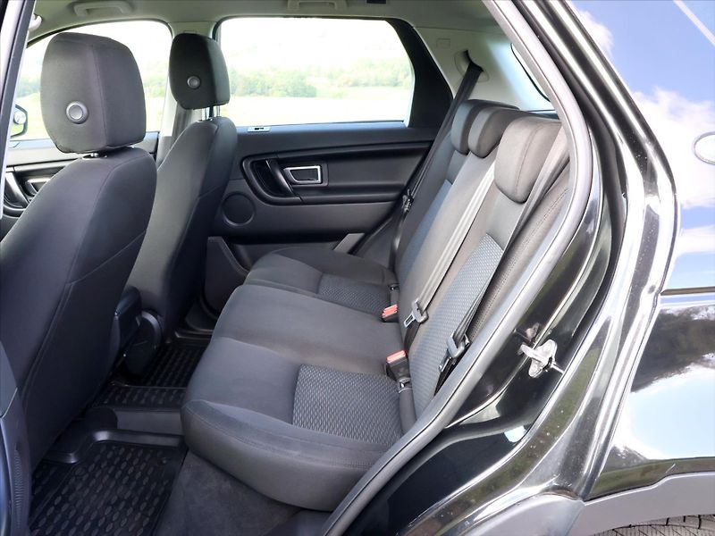 Land Rover Discovery Sport 2,0 TD4 110kW 4WD Automat - fotka 14 z 32