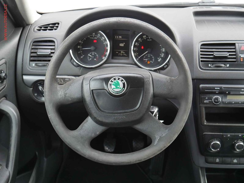 Škoda Yeti (2011) 2.0 TDI 4x4, ČR, AC, tažné - fotka 12 z 14