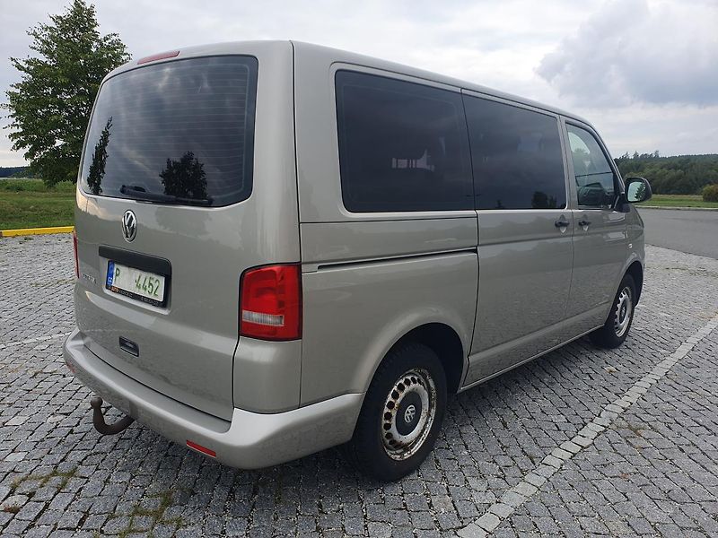 Volkswagen Multivan (2011) 2L 103kw, SPLÁTKY  - fotka 7 z 29