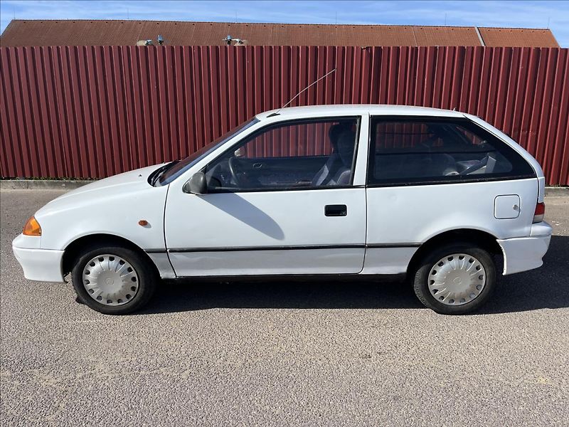 Suzuki Swift 1,0 i AUTOMAT EKO ZAPLACENO - fotka 4 z 25