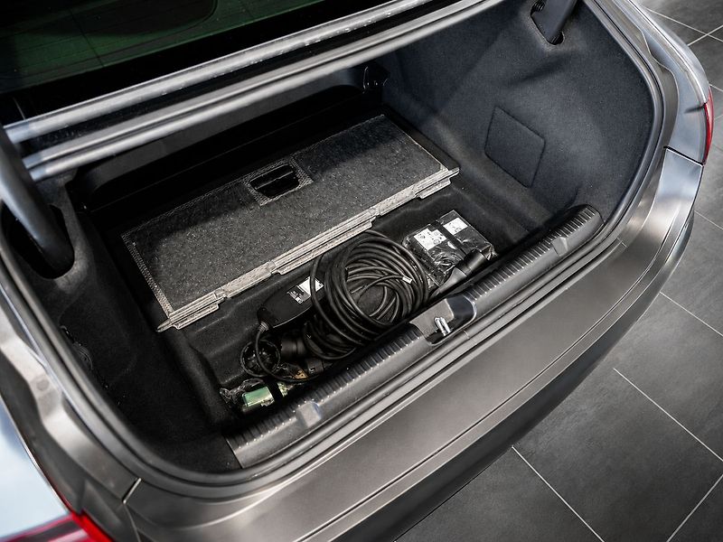 Mercedes-Benz EQE 53 AMG 4MATIC*hyperscreen MBUX - fotka 27 z 27