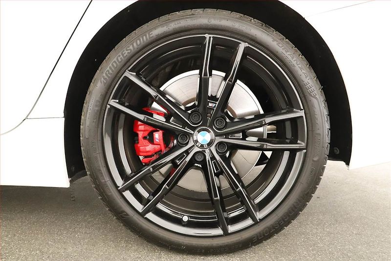 BMW Řada 3 (2024) M340 d xDrive - fotka 20 z 20