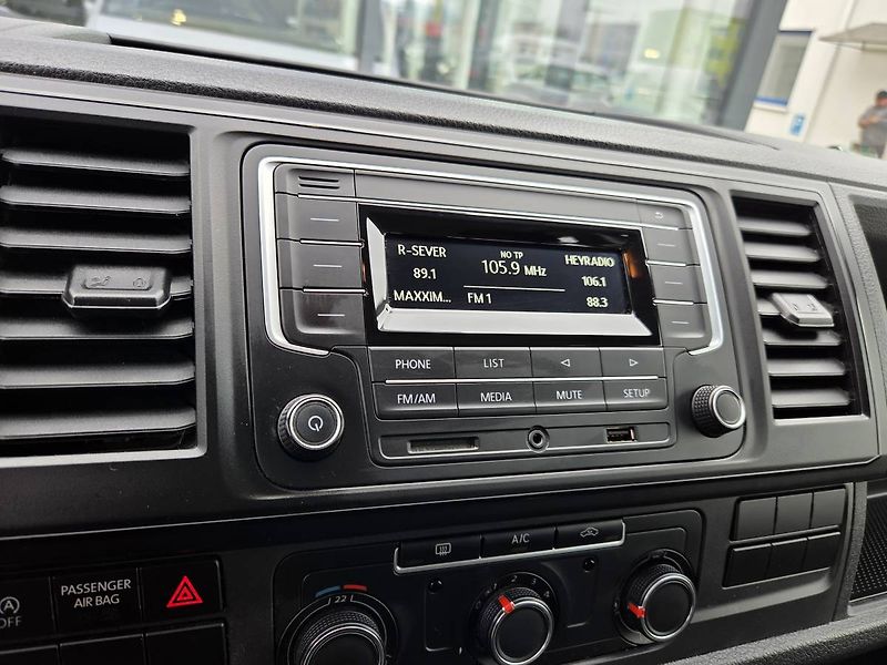Volkswagen Transporter (2018) 2.0 TDI 9 míst - fotka 14 z 24