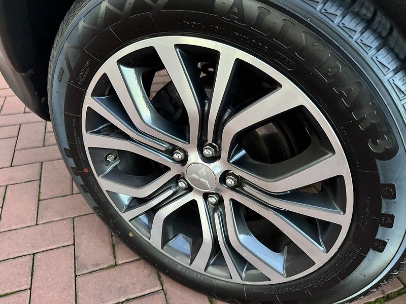 Mitsubishi ASX (2018) 1.6i Mivec Xenony Navi Kamera - fotka 43 z 46