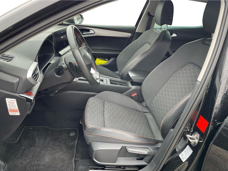 Seat Leon 2.0 TDi DSG 7st. FR-Line - fotka 11 z 29